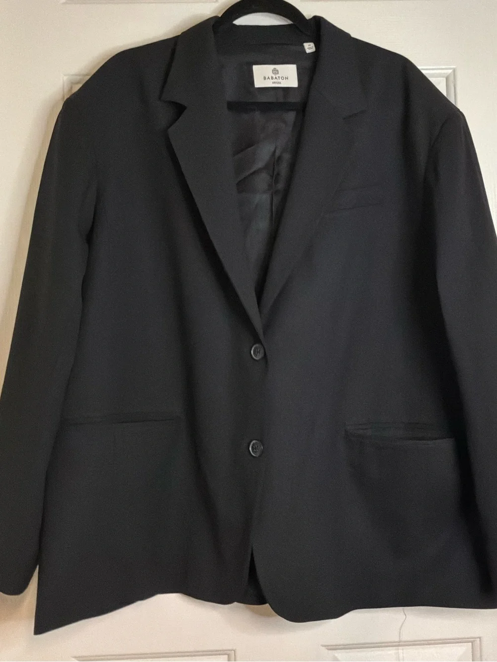 Babaton sleek black
